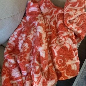 Women’s American Eagle NWT Sherpa size L/XL